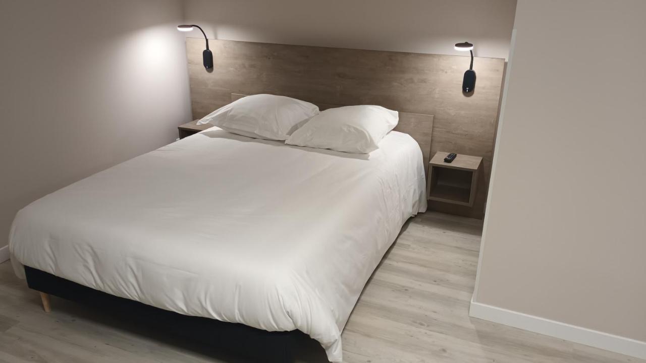 Le Petit Logis Hotell Beaumont-en-Véron Exteriör bild