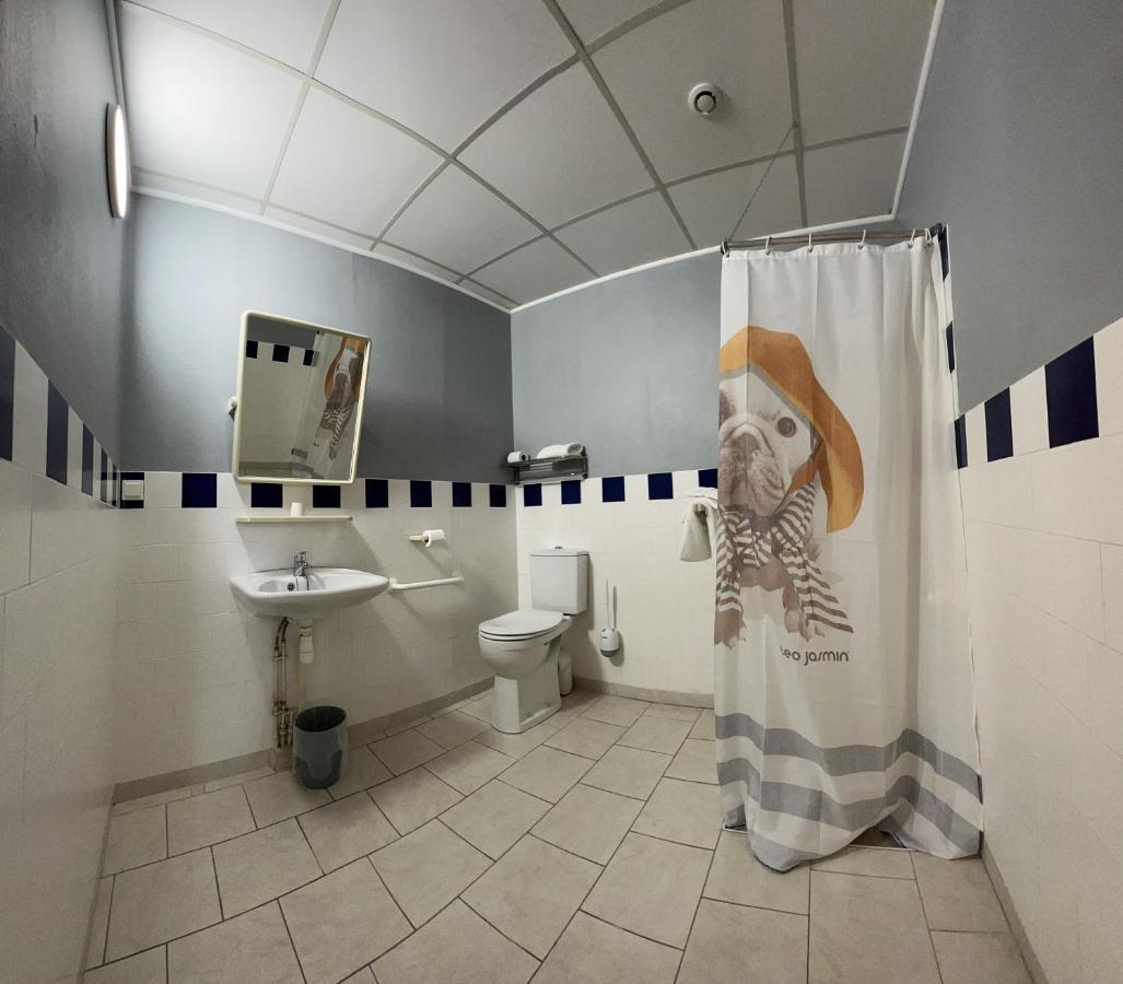 Le Petit Logis Hotell Beaumont-en-Véron Exteriör bild