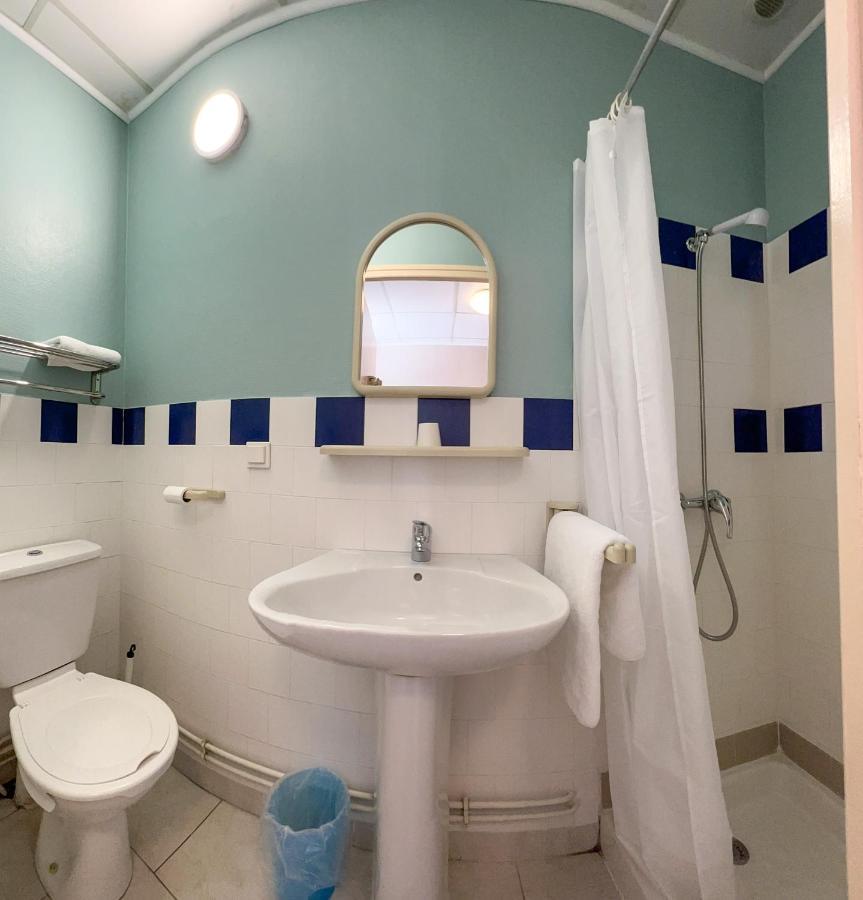 Le Petit Logis Hotell Beaumont-en-Véron Exteriör bild