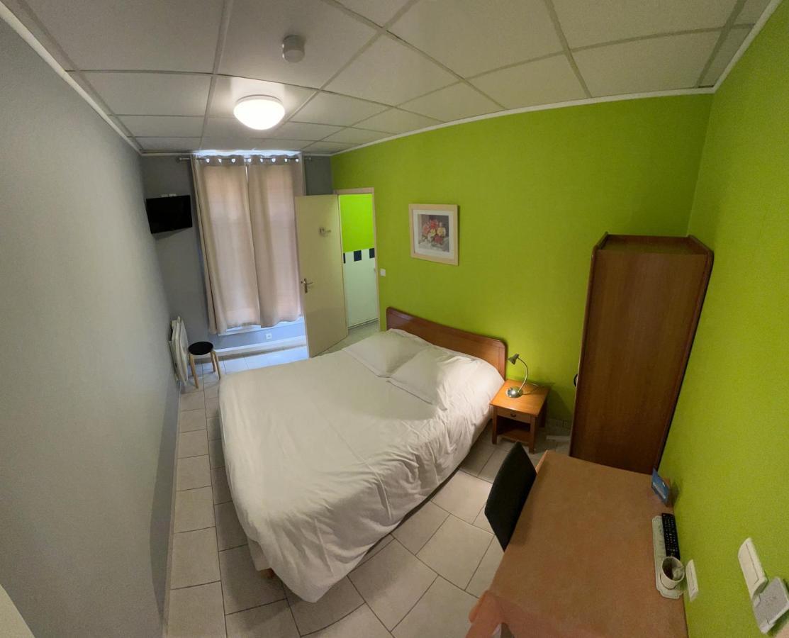 Le Petit Logis Hotell Beaumont-en-Véron Exteriör bild