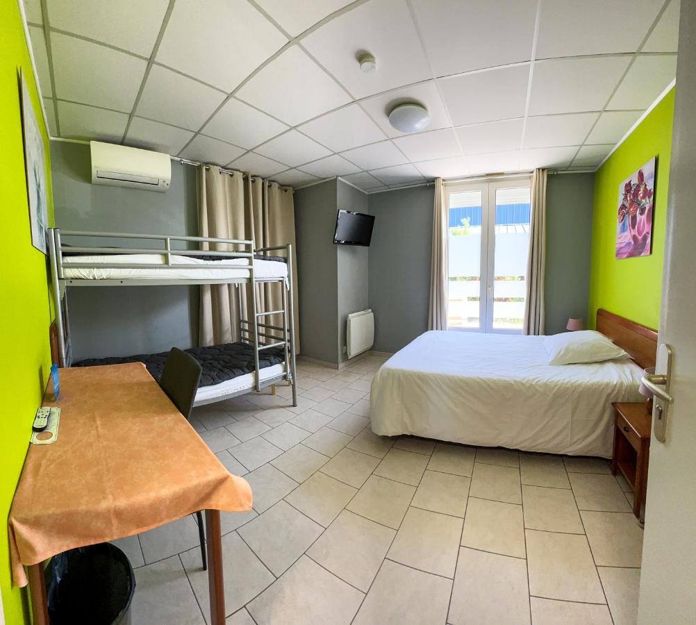 Le Petit Logis Hotell Beaumont-en-Véron Exteriör bild