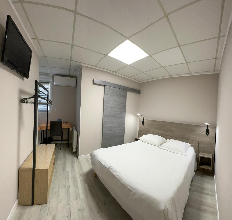 Le Petit Logis Hotell Beaumont-en-Véron Exteriör bild