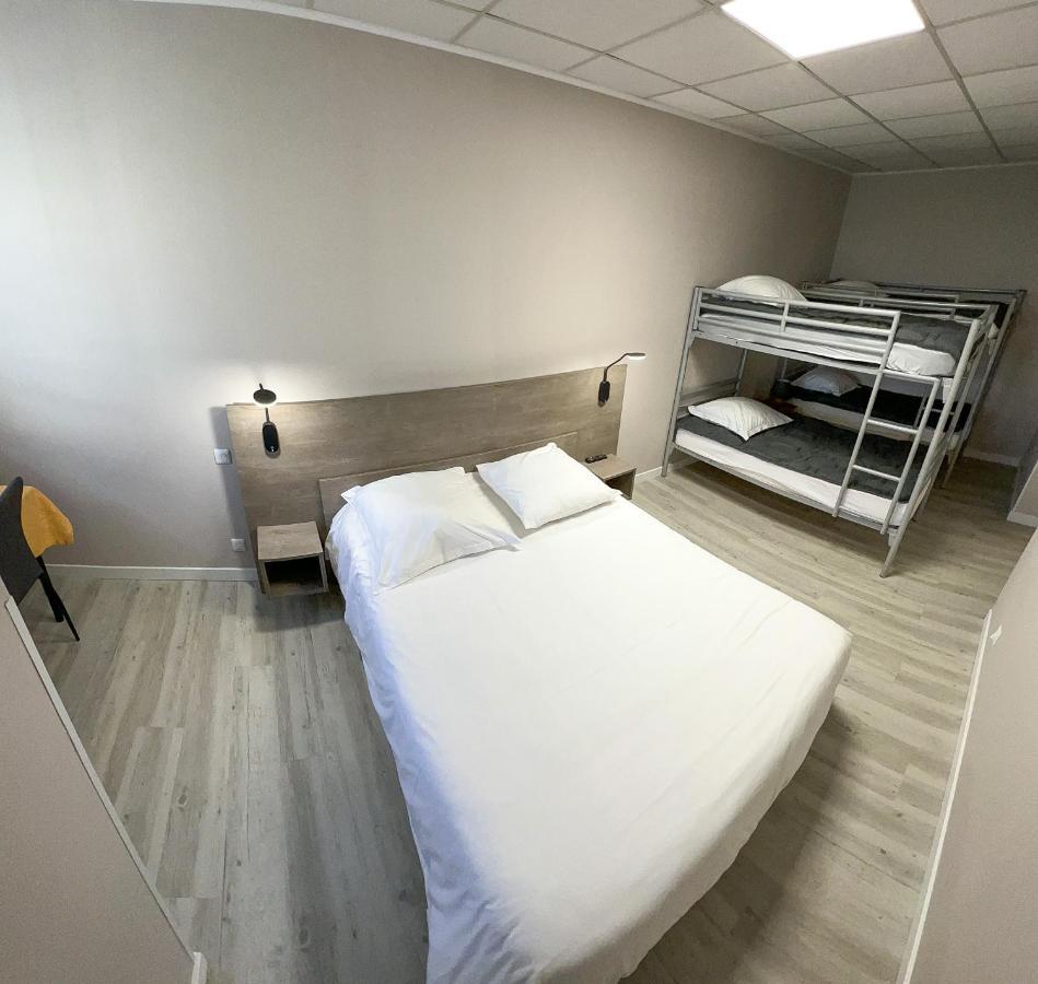 Le Petit Logis Hotell Beaumont-en-Véron Exteriör bild