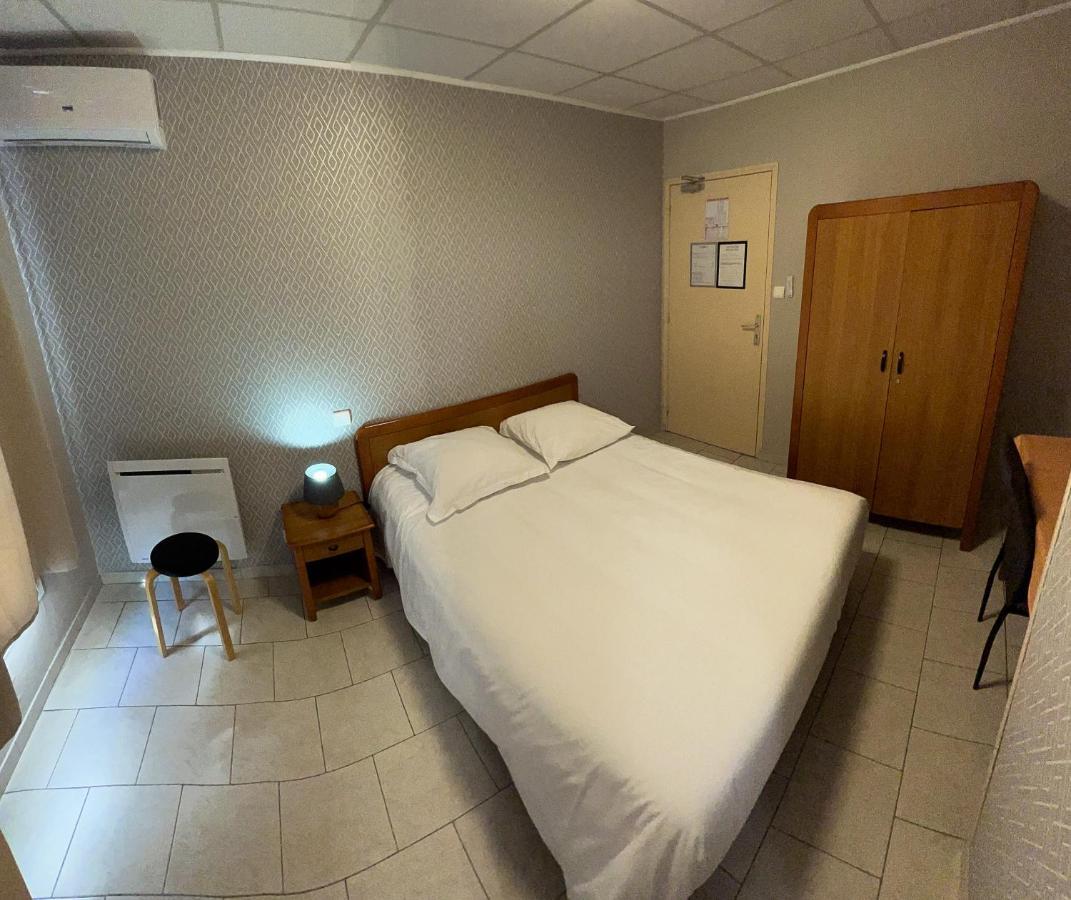 Le Petit Logis Hotell Beaumont-en-Véron Exteriör bild