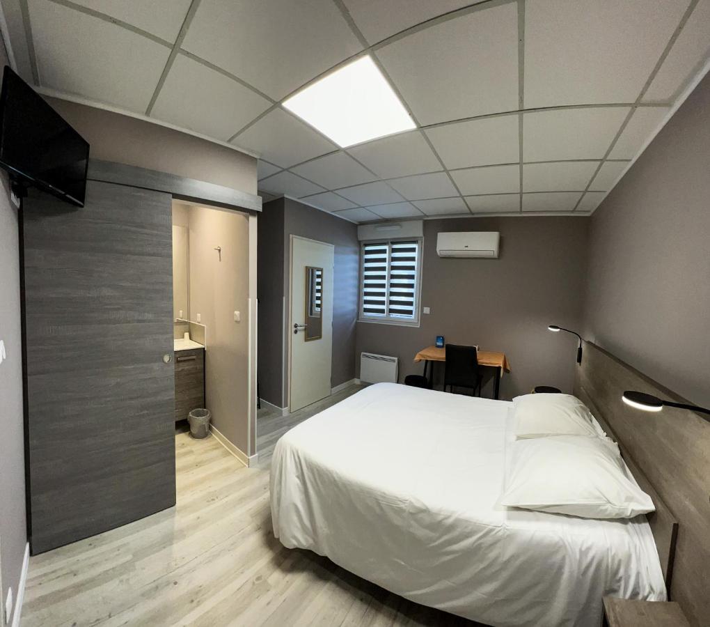 Le Petit Logis Hotell Beaumont-en-Véron Exteriör bild