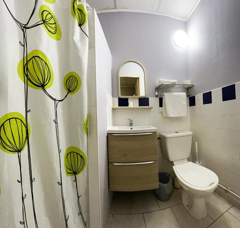 Le Petit Logis Hotell Beaumont-en-Véron Exteriör bild