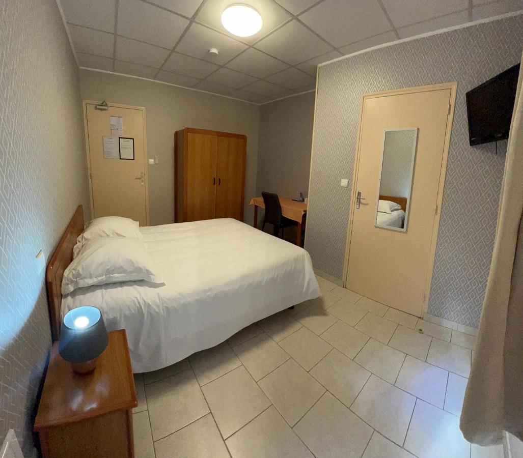 Le Petit Logis Hotell Beaumont-en-Véron Exteriör bild