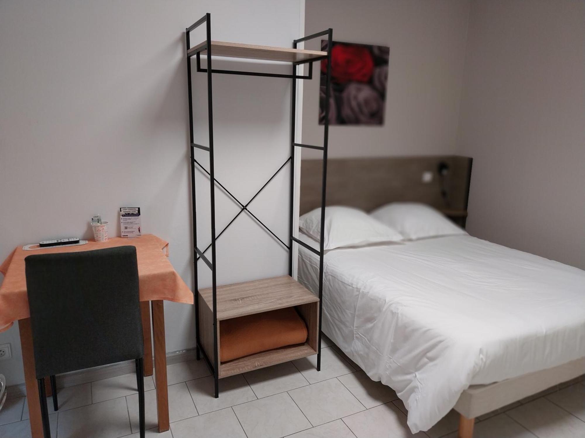 Le Petit Logis Hotell Beaumont-en-Véron Exteriör bild