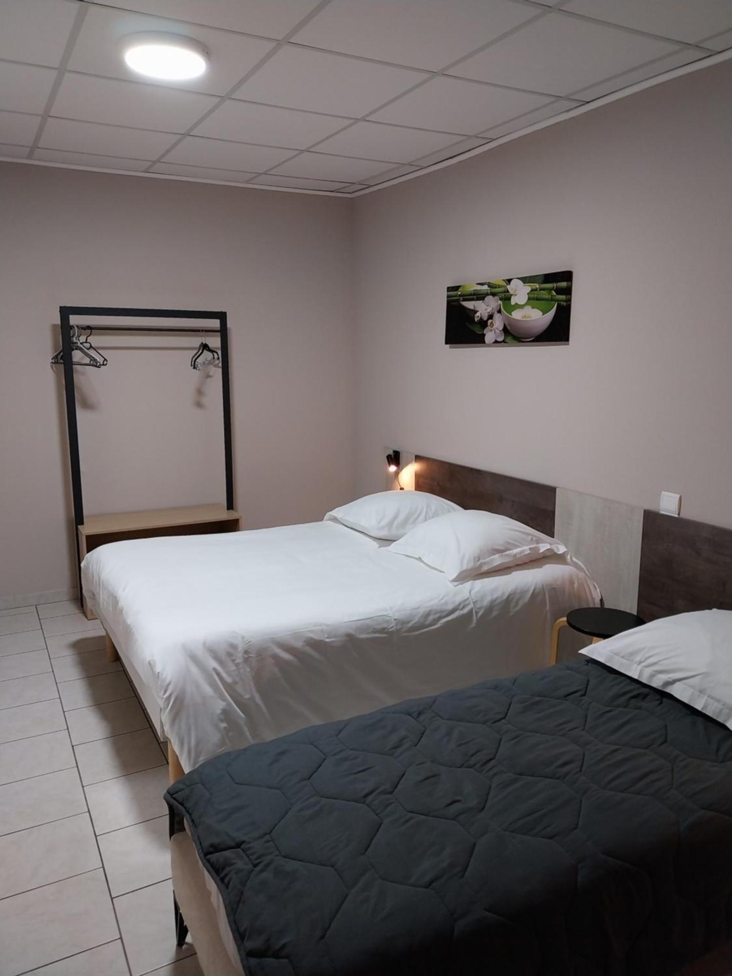Le Petit Logis Hotell Beaumont-en-Véron Exteriör bild